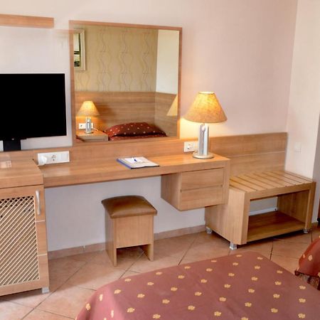 אלאניה Boulevard Otel מראה חיצוני תמונה