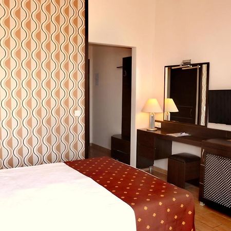 אלאניה Boulevard Otel מראה חיצוני תמונה
