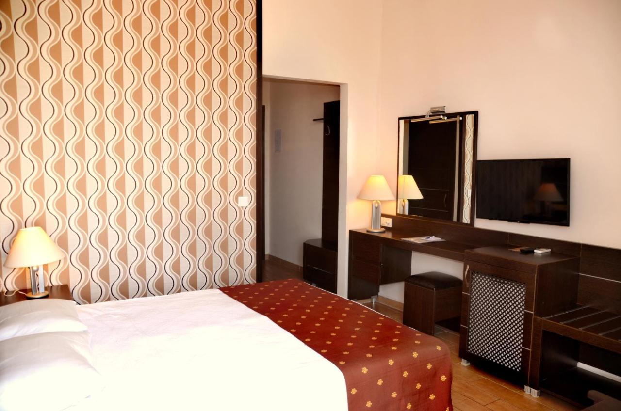 אלאניה Boulevard Otel מראה חיצוני תמונה