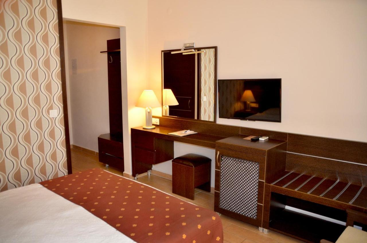אלאניה Boulevard Otel מראה חיצוני תמונה